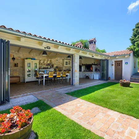 Villa Lipa *