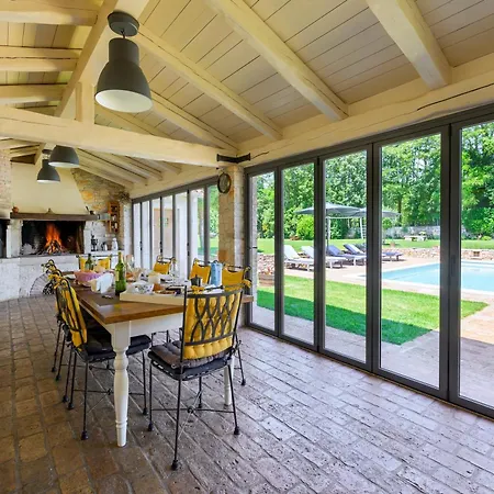 Lipa Villa *