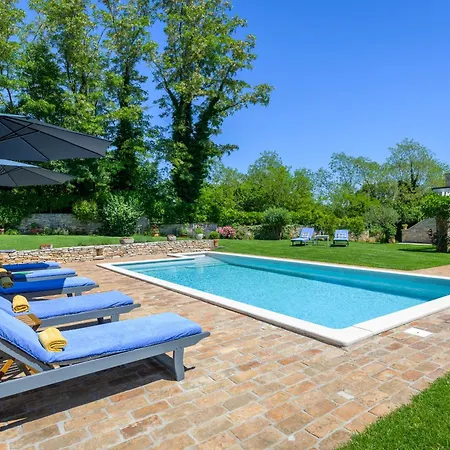 Villa Lipa *